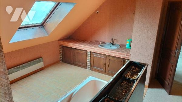 L' étude Notariale vous propose cette maison toute proche de Courtenay (45) avec vue dégagée.