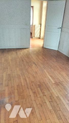 L' étude Notariale vous propose cette maison toute proche de Courtenay (45) avec vue dégagée.