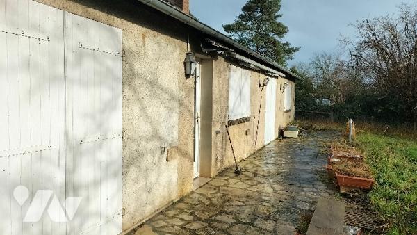 L' étude Notariale vous propose cette maison toute proche de Courtenay (45) avec vue dégagée.