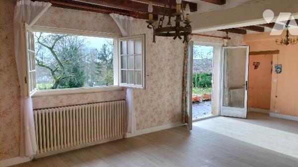 L' étude Notariale vous propose cette maison toute proche de Courtenay (45) avec vue dégagée.