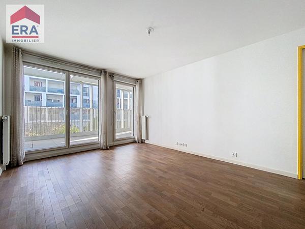 APPARTEMENT 3 PIECES - 59M² + BALCON - IVRY PORT