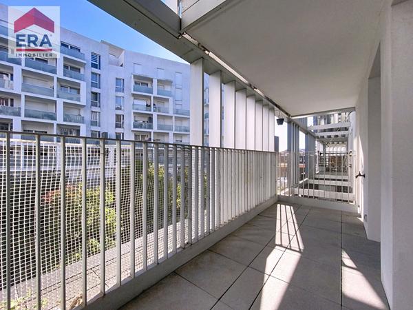 APPARTEMENT 3 PIECES - 59M² + BALCON - IVRY PORT