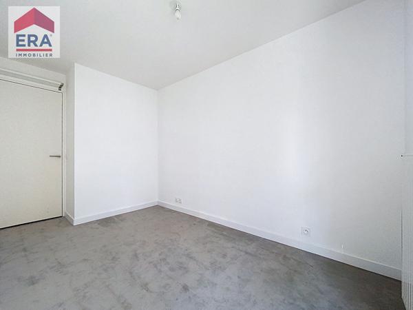 APPARTEMENT 3 PIECES - 59M² + BALCON - IVRY PORT