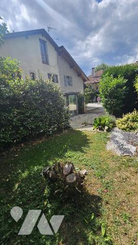 NEYDENS, charmante maison mitoyenne de 93m2 avec jardin de 467m2