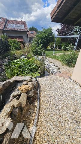 NEYDENS, charmante maison mitoyenne de 93m2 avec jardin de 467m2