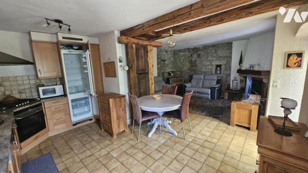 NEYDENS, charmante maison mitoyenne de 93m2 avec jardin de 467m2