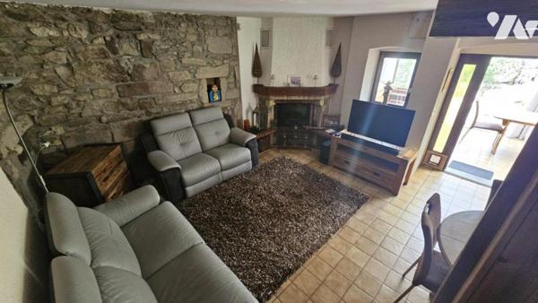 NEYDENS, charmante maison mitoyenne de 93m2 avec jardin de 467m2