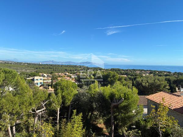 A VENDRE Maison de 240m² sur une parcelle de 1110 m² à Sausset-les-Pins 13960