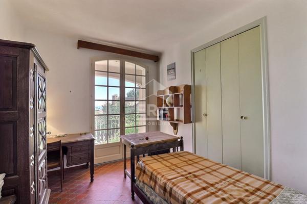 A VENDRE Maison de 240m² sur une parcelle de 1110 m² à Sausset-les-Pins 13960