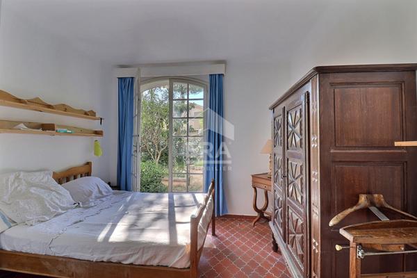 A VENDRE Maison de 240m² sur une parcelle de 1110 m² à Sausset-les-Pins 13960