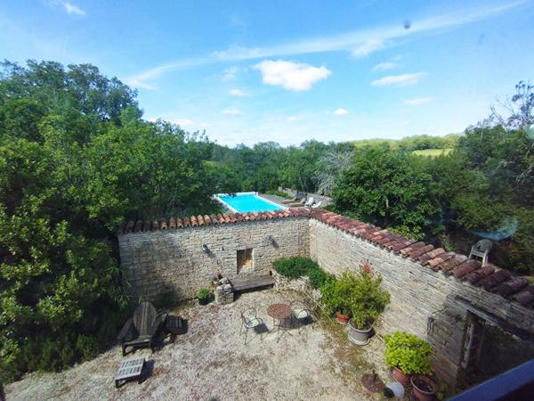 Proche Catus, spacieuse maison 4 chambres rénovée + piscine