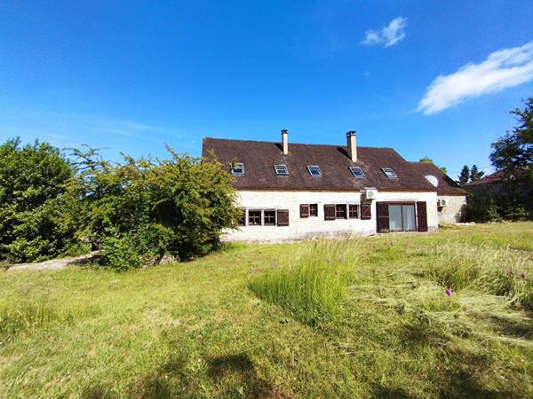 Proche Catus, spacieuse maison 4 chambres rénovée + piscine