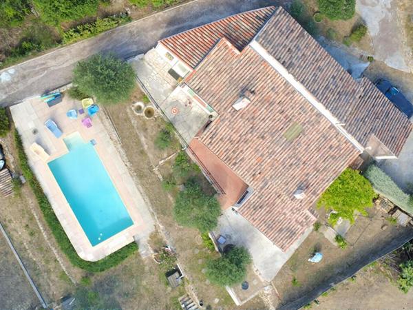 Villa provençale 130m² 3 chambres piscine 2783m² terrain Flayosc
