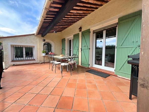 Villa provençale 130m² 3 chambres piscine 2783m² terrain Flayosc