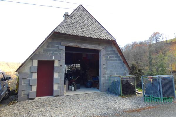 MAISON AUVERGNATE Vic-sur-Cère (15800)