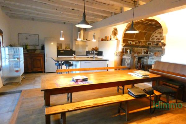 MAISON AUVERGNATE Vic-sur-Cère (15800)