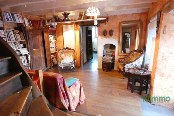 MAISON AUVERGNATE Vic-sur-Cère (15800)