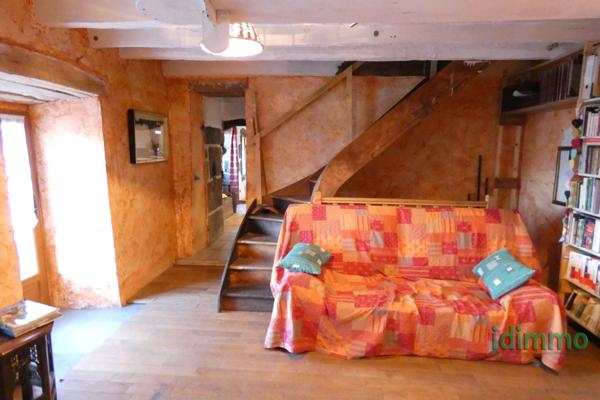 MAISON AUVERGNATE Vic-sur-Cère (15800)