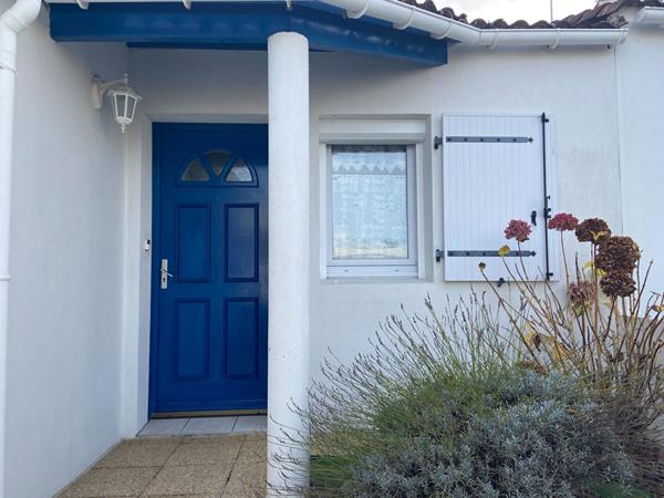 Maison au pied des commerces 2 chambres et garage à St Gilles Croix De Vie