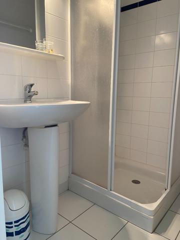 Maison au pied des commerces 2 chambres et garage à St Gilles Croix De Vie