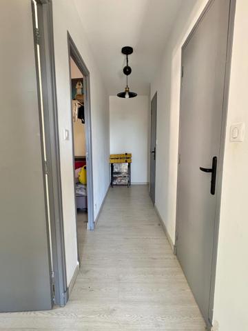 4 Pièces de 81 m2 étage élevé totalement rénové