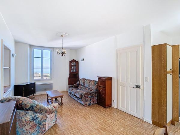 Appartement T3, lumineux, vue lac