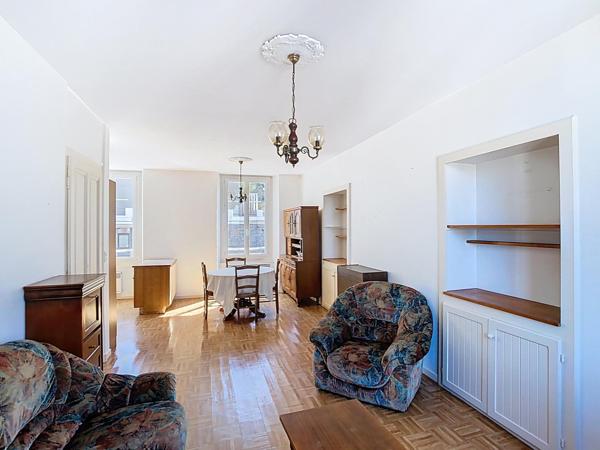 Appartement T3, lumineux, vue lac