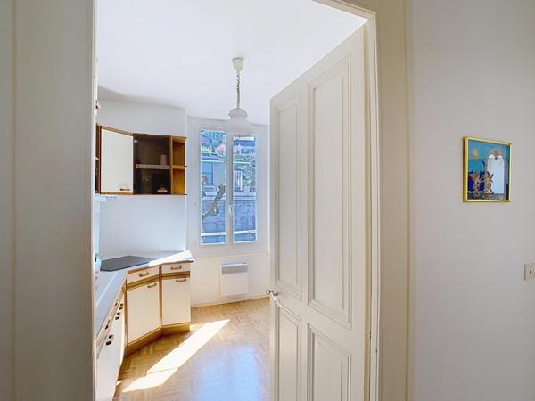 Appartement T3, lumineux, vue lac