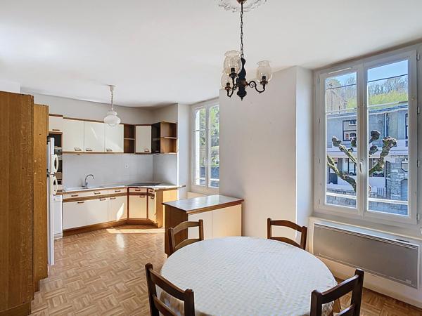 Appartement T3, lumineux, vue lac