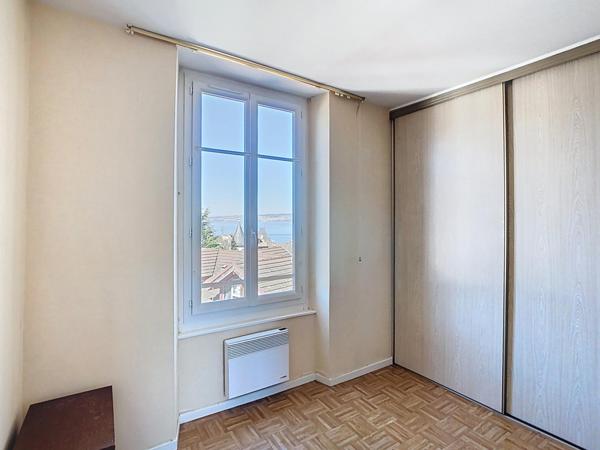 Appartement T3, lumineux, vue lac