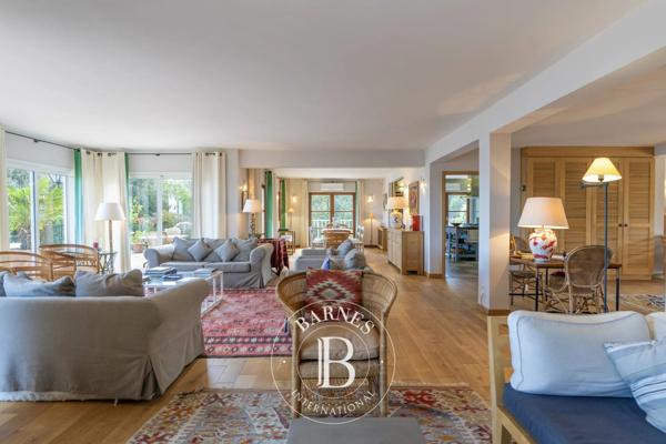 Sari-Solenzara, Villa  525 m² à vendre