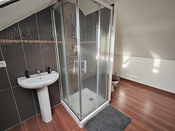 Maison Imphy 4 pièces, 3 chambres, proches commodités, lumineuse, garage, sous-sol