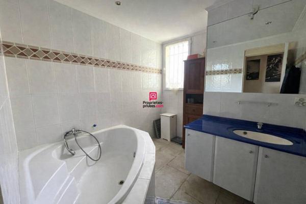 propriété de 7 pièces 180 m2 avec piscine-lagon sur Tourrettes