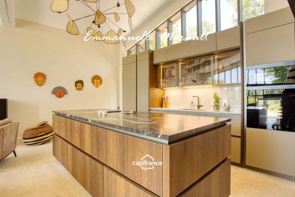 Grande Bastide Provençale - 10 pièces - terrain de 1.4 ha avec piscine, pool house et dépendances - BAGNOLS EN FORET (83)