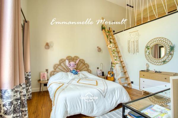 Grande Bastide Provençale - 10 pièces - terrain de 1.4 ha avec piscine, pool house et dépendances - BAGNOLS EN FORET (83)