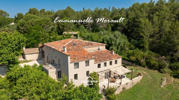 Grande Bastide Provençale - 10 pièces - terrain de 1.4 ha avec piscine, pool house et dépendances - BAGNOLS EN FORET (83)