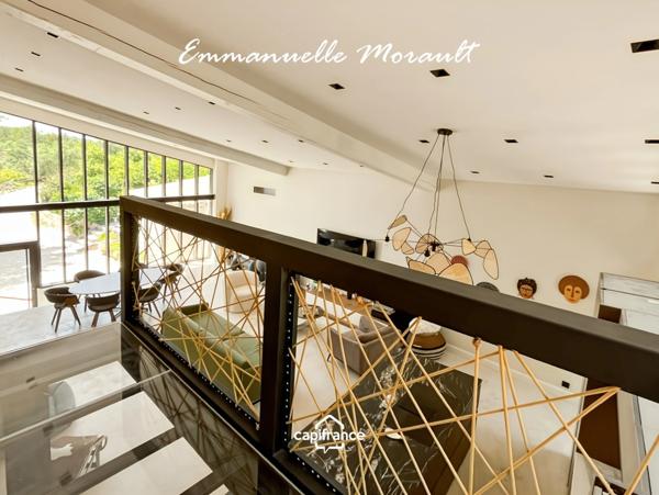 Grande Bastide Provençale - 10 pièces - terrain de 1.4 ha avec piscine, pool house et dépendances - BAGNOLS EN FORET (83)