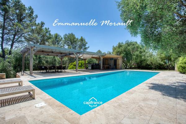 Grande Bastide Provençale - 10 pièces - terrain de 1.4 ha avec piscine, pool house et dépendances - BAGNOLS EN FORET (83)