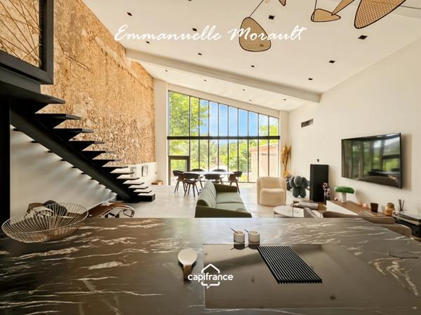 Grande Bastide Provençale - 10 pièces - terrain de 1.4 ha avec piscine, pool house et dépendances - BAGNOLS EN FORET (83)