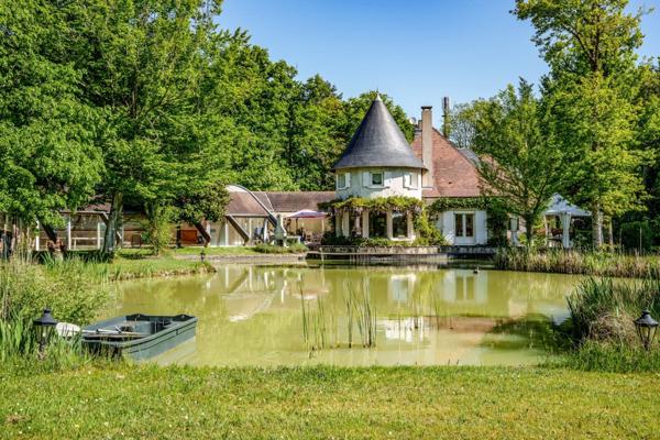 Propriété d'exception - piscine couverte - mare - vignes