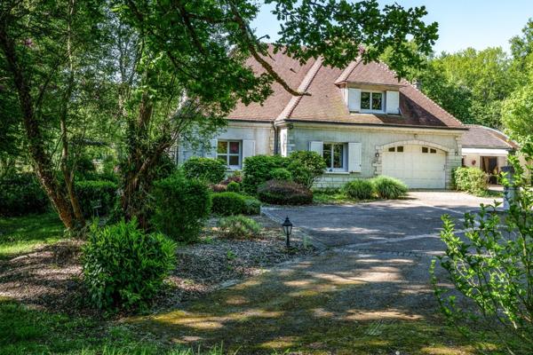 Propriété d'exception - piscine couverte - mare - vignes