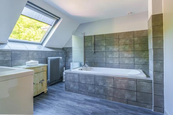 Propriété d'exception - piscine couverte - mare - vignes