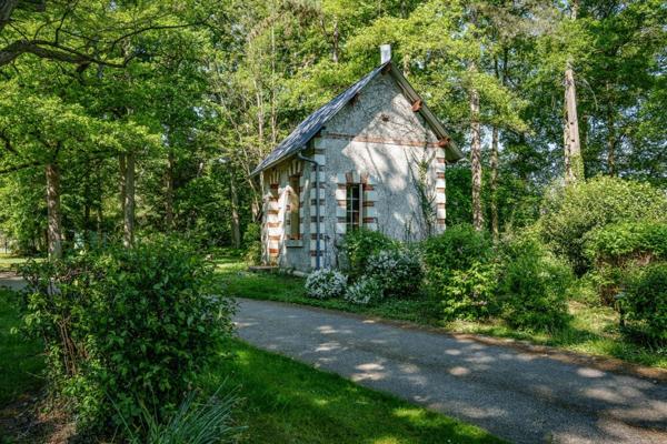 Propriété d'exception - piscine couverte - mare - vignes