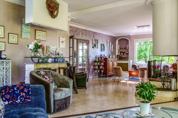 Propriété d'exception - piscine couverte - mare - vignes