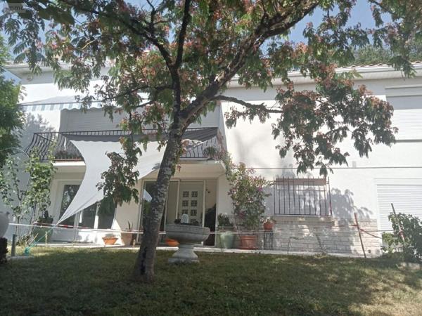 Maison à vendre à Ribérac en Dordogne (24600), ref : 077/1641