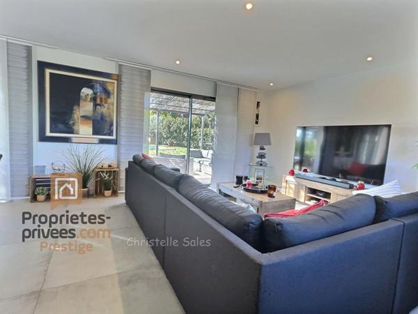 villa récente  6 p avec piscine proche A8 5 pièce(s) 140 m2