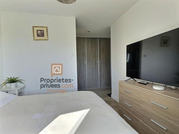 villa récente  6 p avec piscine proche A8 5 pièce(s) 140 m2