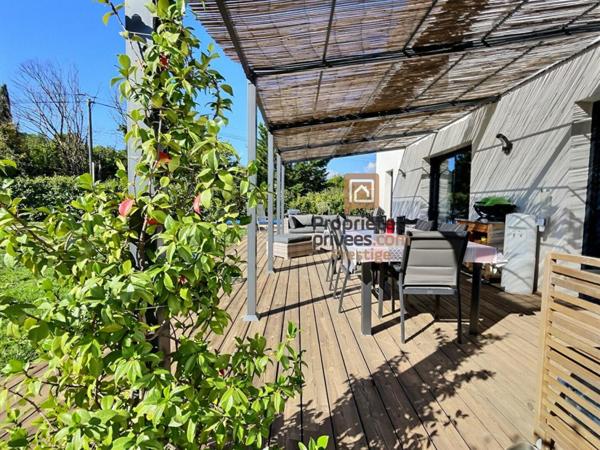 villa récente  6 p avec piscine proche A8 5 pièce(s) 140 m2