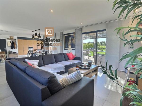 villa récente  6 p avec piscine proche A8 5 pièce(s) 140 m2