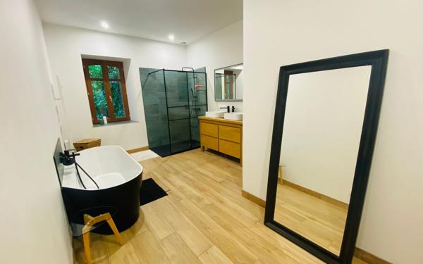 Appartement à louer    5 pièces •  Gabian